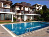 büyükçekmece nin en güzel lokasyonunda albatros sahilde muhteşem full deniz manzaralı havuzlu 4 katlı 7 + 2 villa